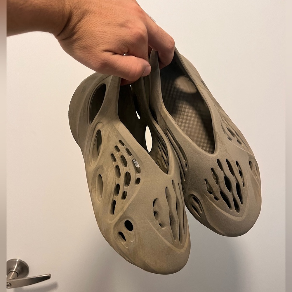 Yeezy foam runner stone sage